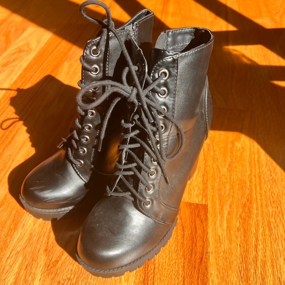 Witchy style bootie